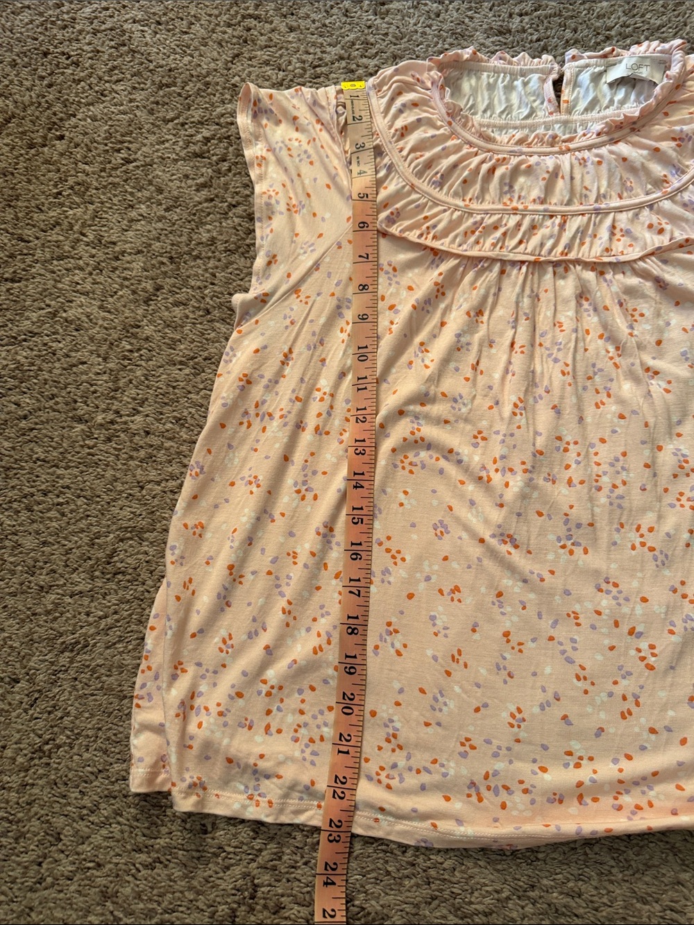 Loft Flutter sleeve top. Size L - Picture 8 of 8